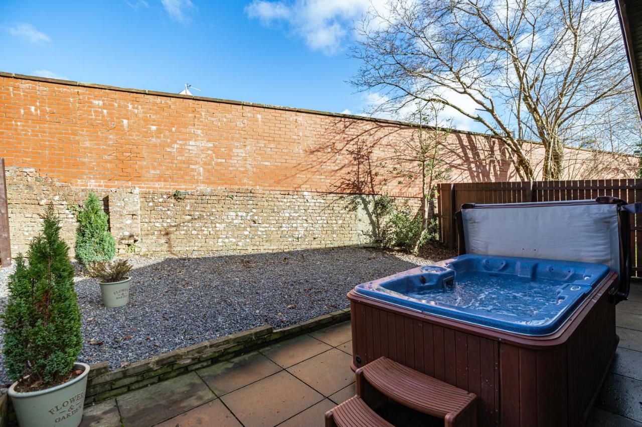 Bluebell Lodge 24 With Hot Tub Newton Stewart Esterno foto