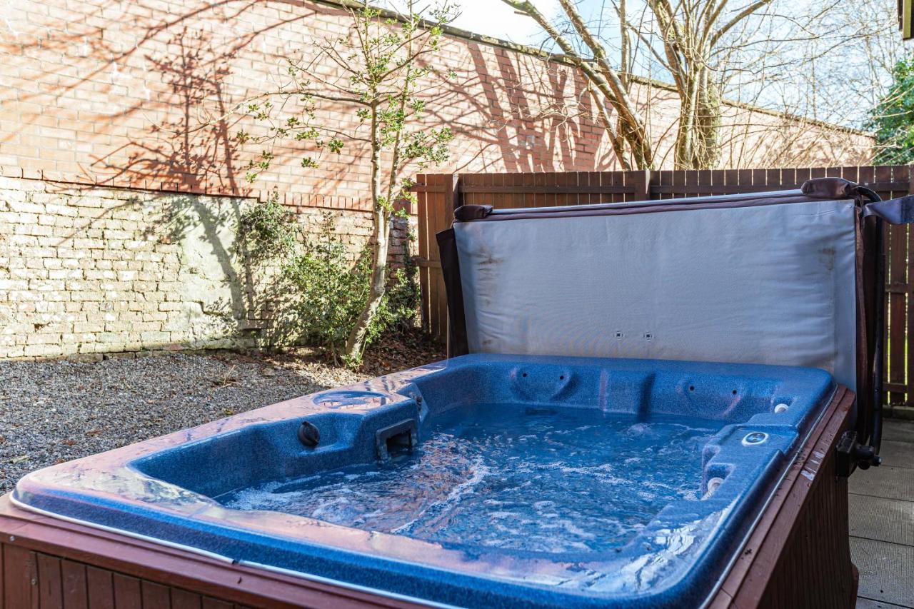 Bluebell Lodge 24 With Hot Tub Newton Stewart Esterno foto